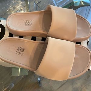 Brand new lululemon slides